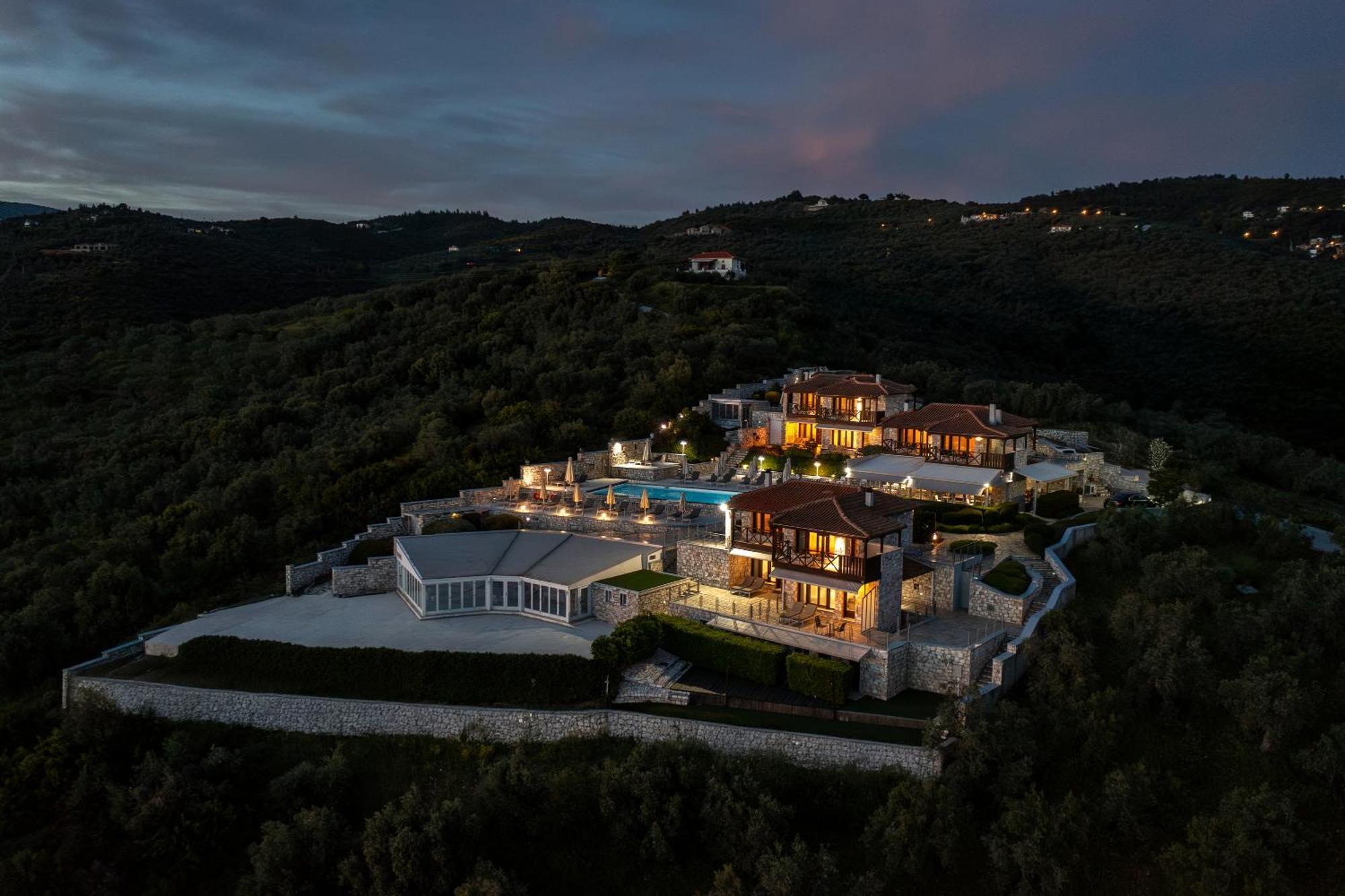 Karavia Lux Inn Afissos Exteriör bild