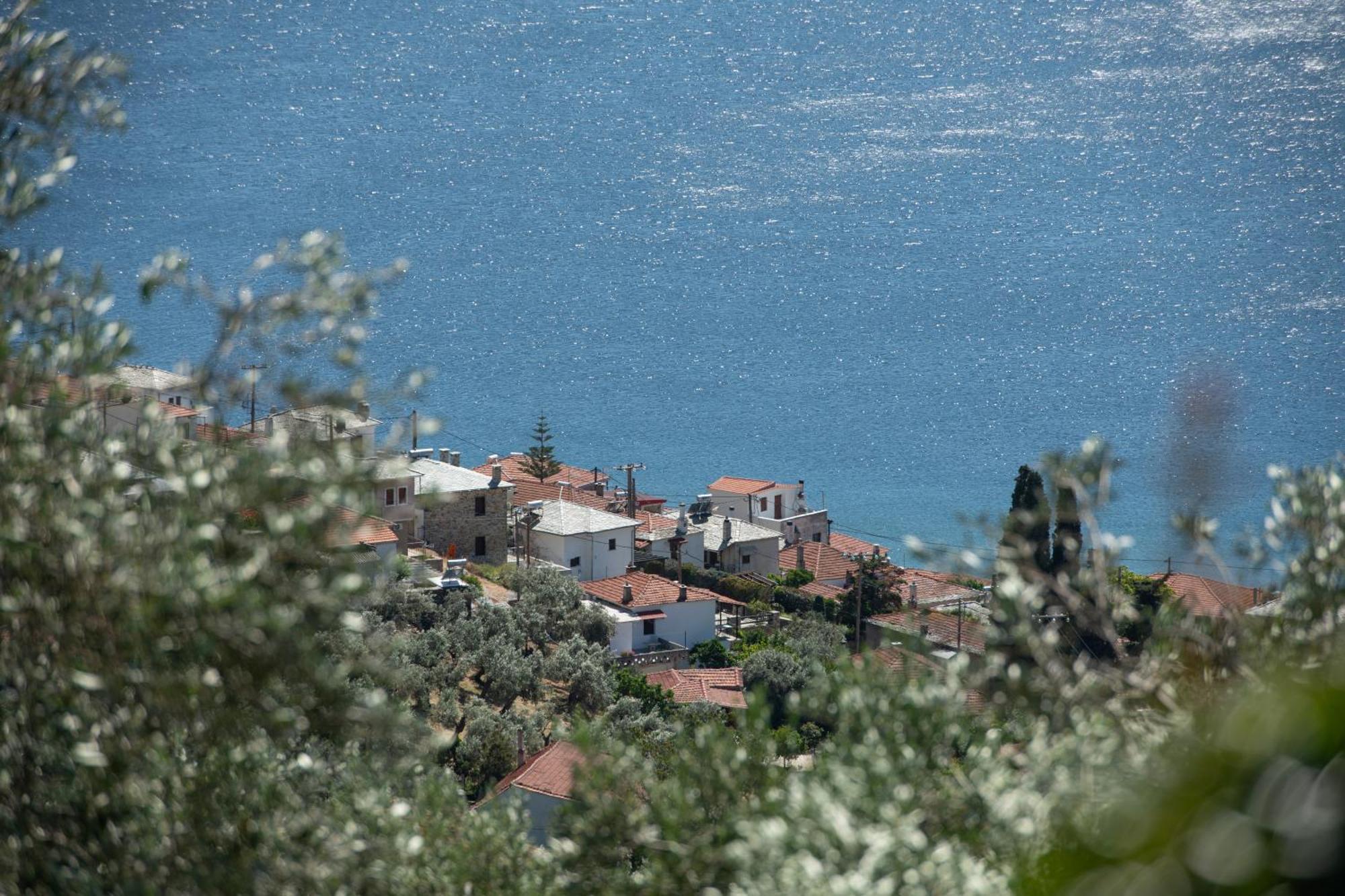 Karavia Lux Inn Afissos Exteriör bild