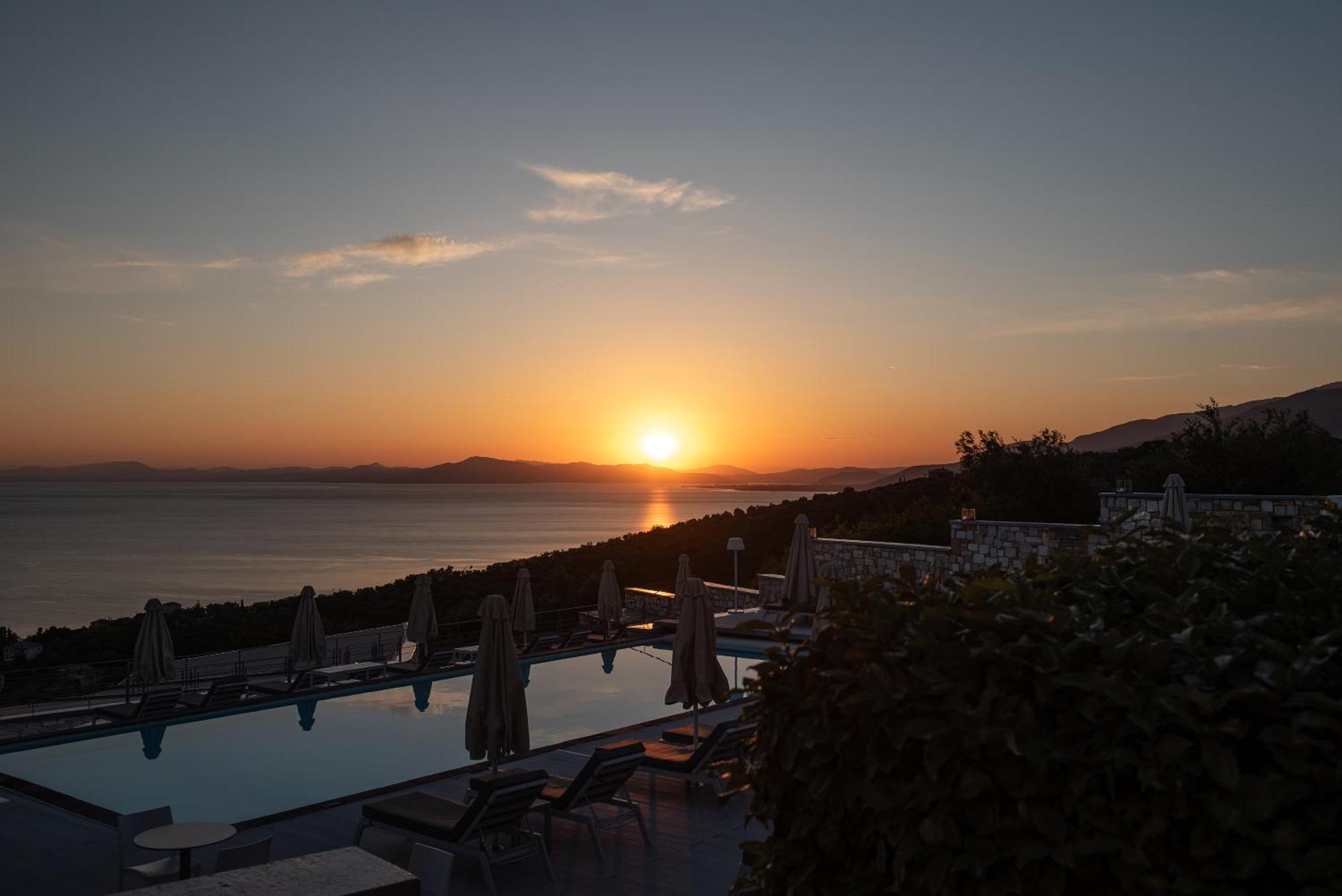 Karavia Lux Inn Afissos Exteriör bild